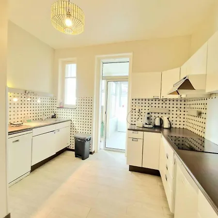 Avec Terrasse En Plein Centre Apartment