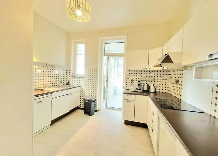 Avec Terrasse En Plein Centre דירה